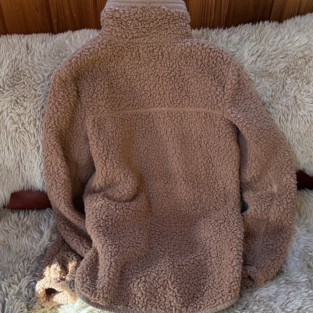 EUC! Abercrombie & Fitch Tan Sherpa Pullover - Picture 3 of 3